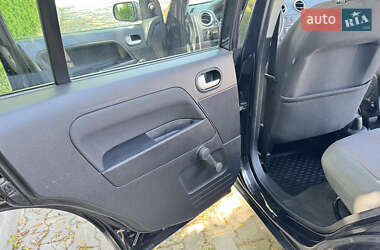 Хэтчбек Ford Fusion 2006 в 