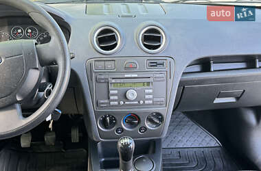 Хэтчбек Ford Fusion 2006 в 