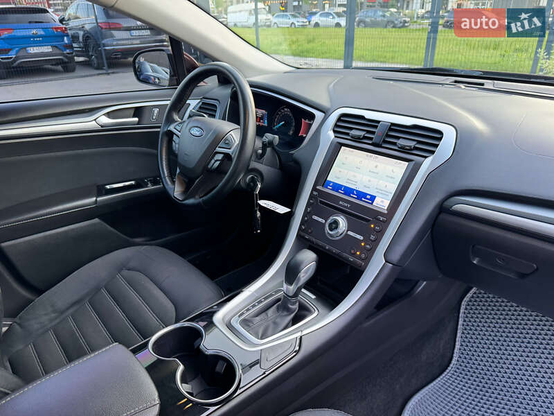 Седан Ford Fusion 2015 в Киеве фото 8 Седан Ford Fusion 2015 в Киеве