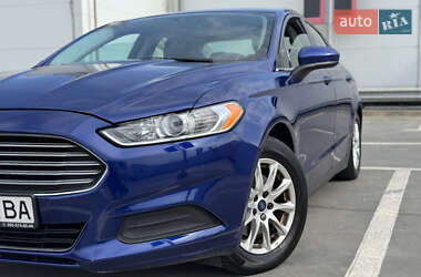 Седан Ford Fusion 2015 в 