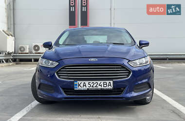 Седан Ford Fusion 2015 в 
