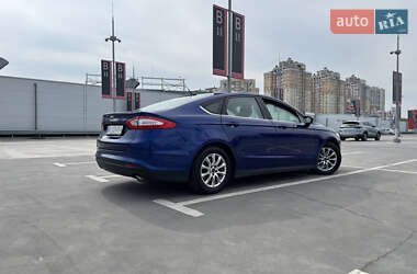 Седан Ford Fusion 2015 в 