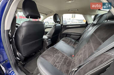 Седан Ford Fusion 2015 в 