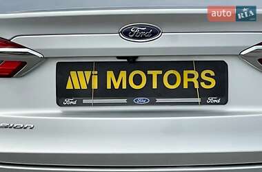 Седан Ford Fusion 2018 в 