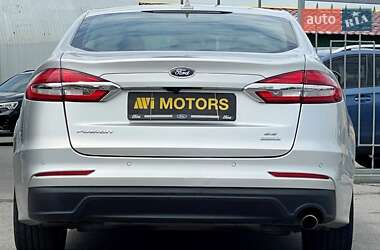 Седан Ford Fusion 2018 в 