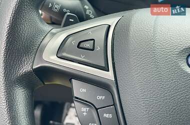 Седан Ford Fusion 2018 в 