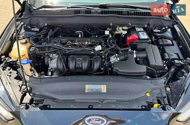 Седан Ford Fusion 2013 в 
