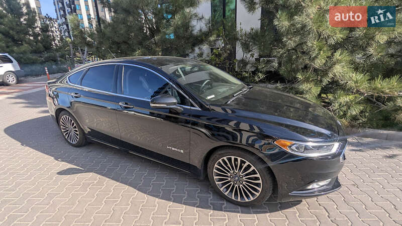 Седан Ford Fusion 2017 в 