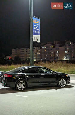 Седан Ford Fusion 2017 в 