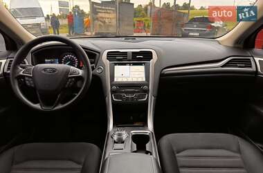 Седан Ford Fusion 2018 в 