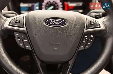 Седан Ford Fusion 2018 в 