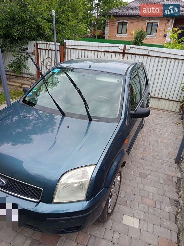 Хэтчбек Ford Fusion 2004 в Виннице