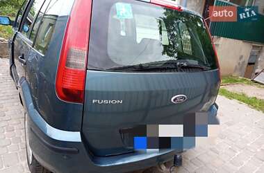 Хэтчбек Ford Fusion 2004 в 