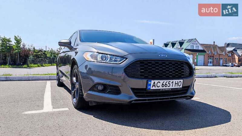 Седан Ford Fusion 2015 в Луцьку