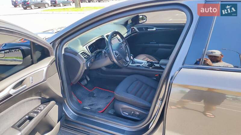 Седан Ford Fusion 2015 в Луцьку