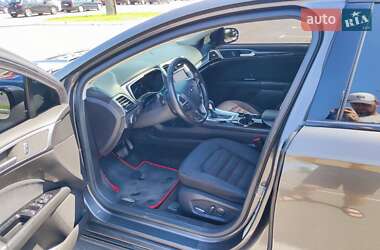 Седан Ford Fusion 2015 в 
