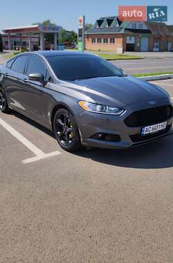 Седан Ford Fusion 2015 в 