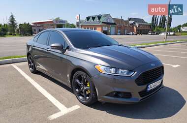 Седан Ford Fusion 2015 в 