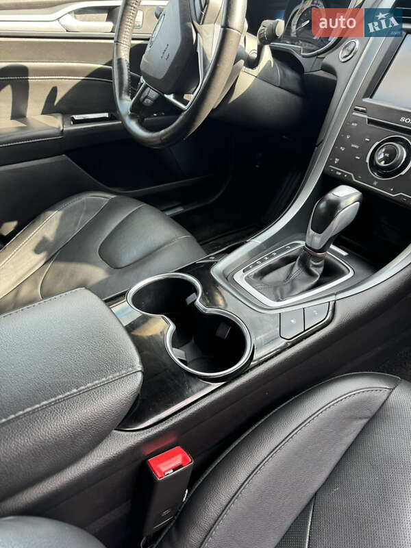 Седан Ford Fusion 2015 в Киеве фото 8 Седан Ford Fusion 2015 в Киеве