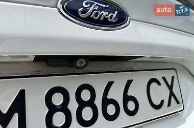 Седан Ford Fusion 2013 в 
