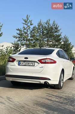 Седан Ford Fusion 2013 в 