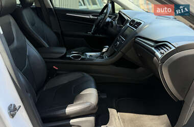 Седан Ford Fusion 2013 в 