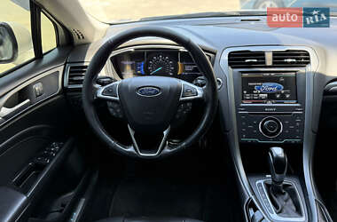 Седан Ford Fusion 2013 в 