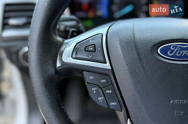 Седан Ford Fusion 2013 в 