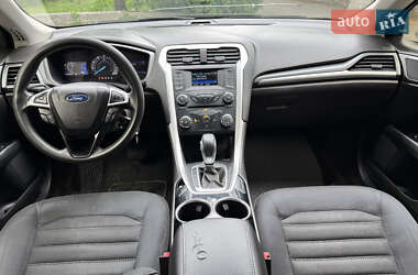 Седан Ford Fusion 2013 в 