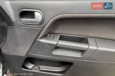 Хэтчбек Ford Fusion 2010 в 