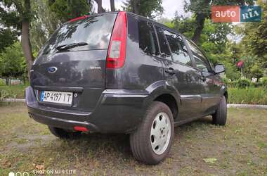Хэтчбек Ford Fusion 2010 в 