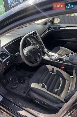 Седан Ford Fusion 2013 в 