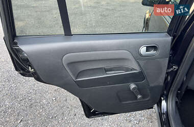 Хэтчбек Ford Fusion 2009 в 