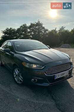 Седан Ford Fusion 2015 в 