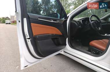 Седан Ford Fusion 2019 в 
