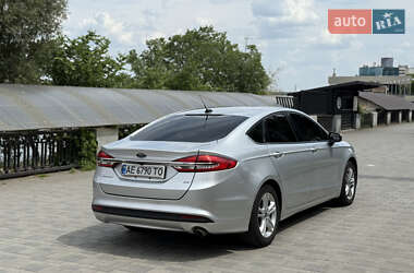 Седан Ford Fusion 2018 в 