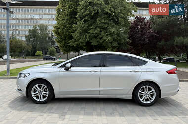 Седан Ford Fusion 2018 в 