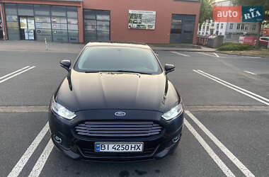 Седан Ford Fusion 2013 в 