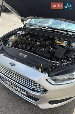Седан Ford Fusion 2013 в 