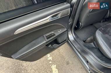 Седан Ford Fusion 2018 в 