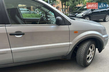 Хетчбек Ford Fusion 2005 в 