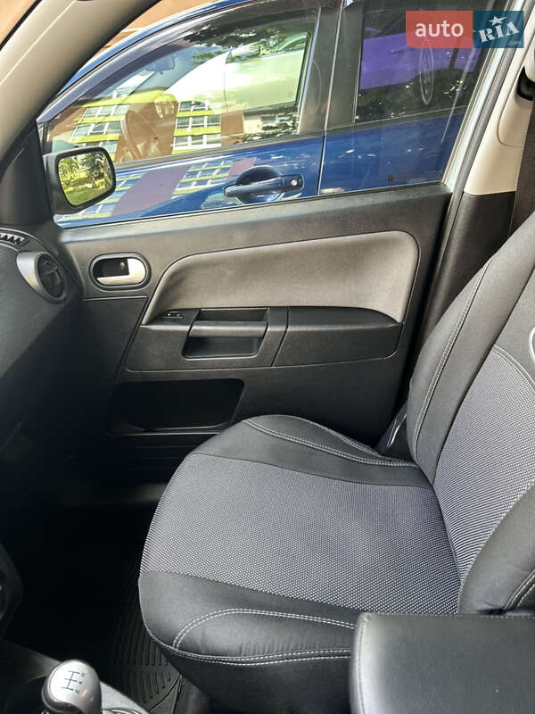 Хэтчбек Ford Fusion 2005 в Киеве