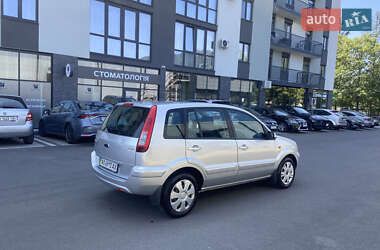 Хэтчбек Ford Fusion 2010 в 