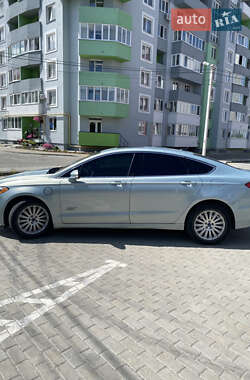Седан Ford Fusion 2014 в 
