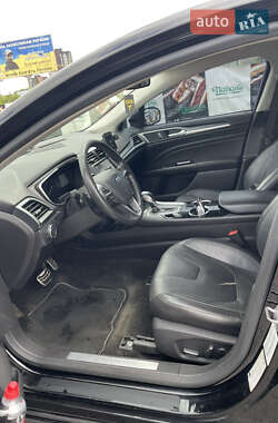 Седан Ford Fusion 2015 в 