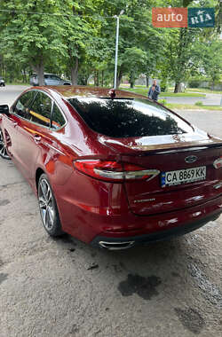 Седан Ford Fusion 2019 в 