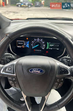 Седан Ford Fusion 2019 в 