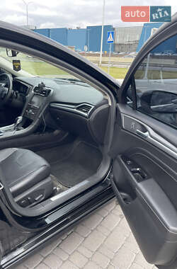 Седан Ford Fusion 2015 в 
