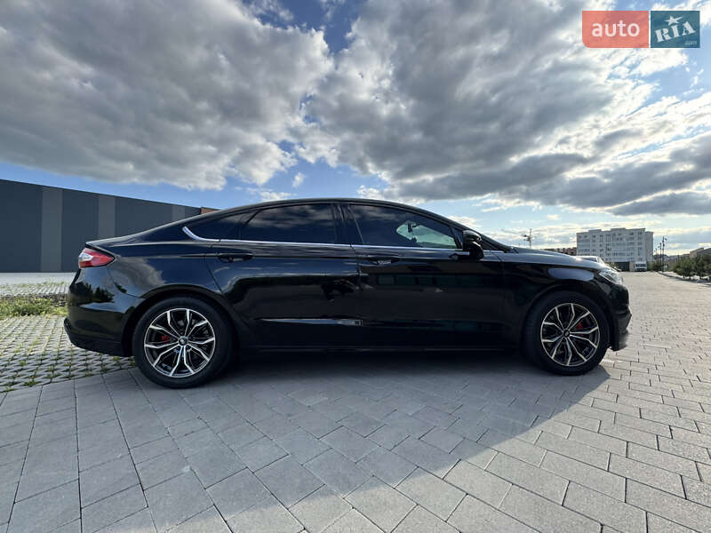 Седан Ford Fusion 2015 в Хмельницькому