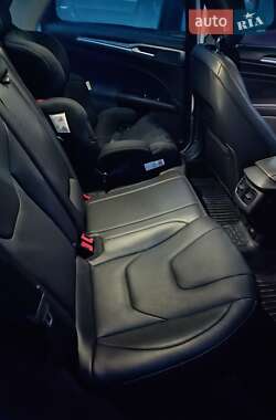 Седан Ford Fusion 2013 в 